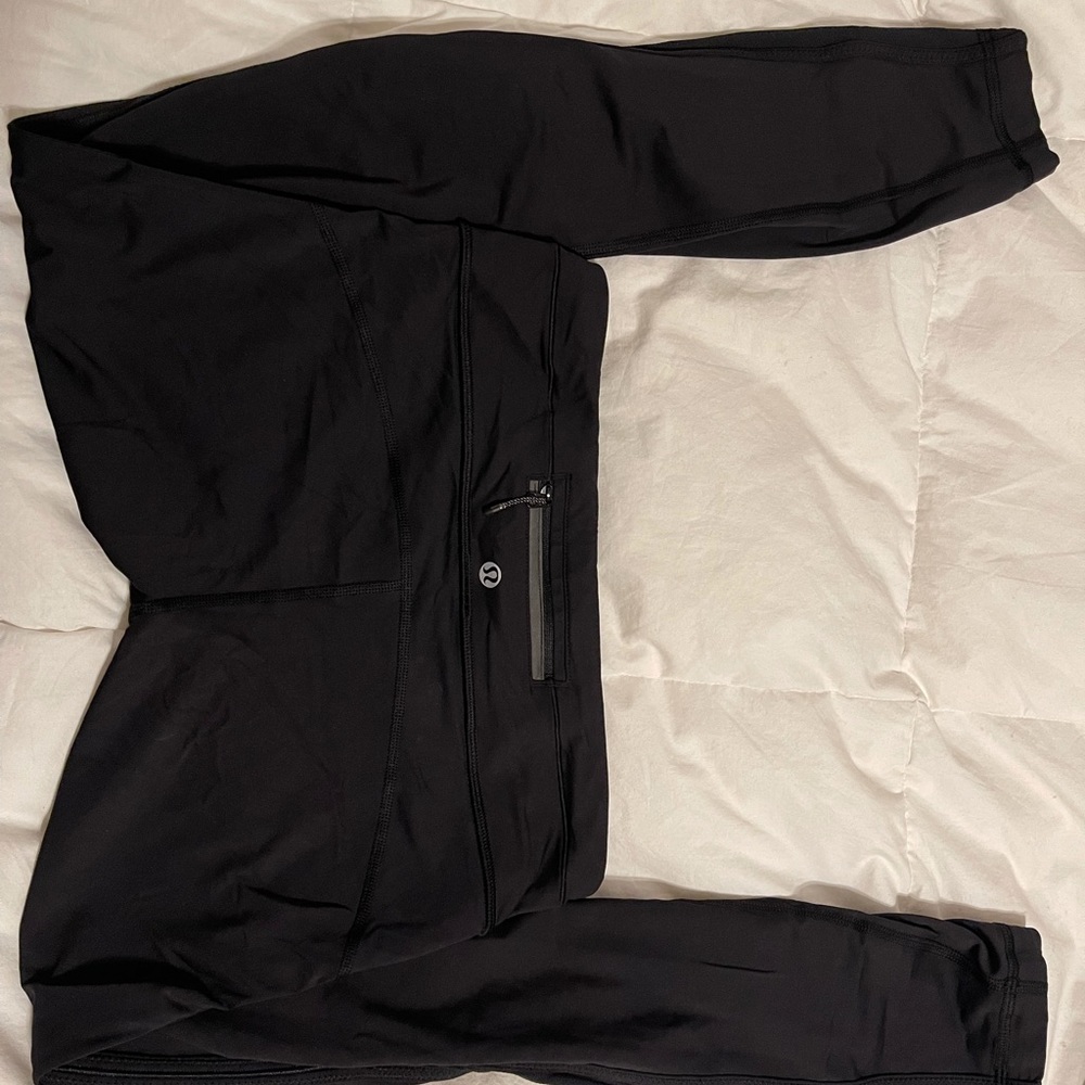 Lululemon black 7/8 legging size 6